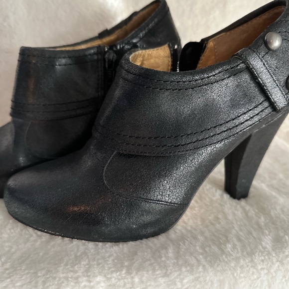 Seychelles Booties - Picture 2 of 7